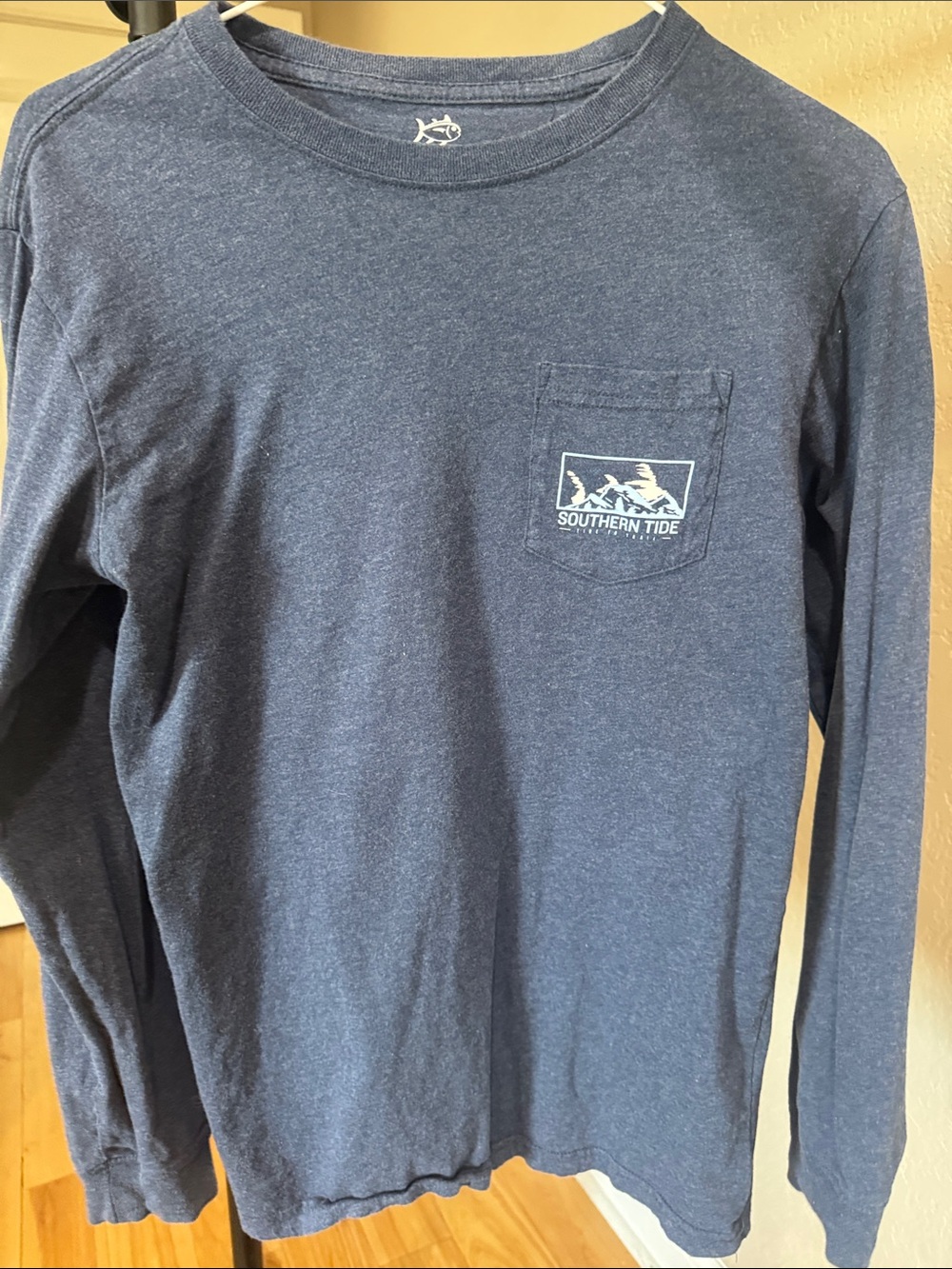 Southern Tide Long-Sleeve Pocket Tee in Navy Heather